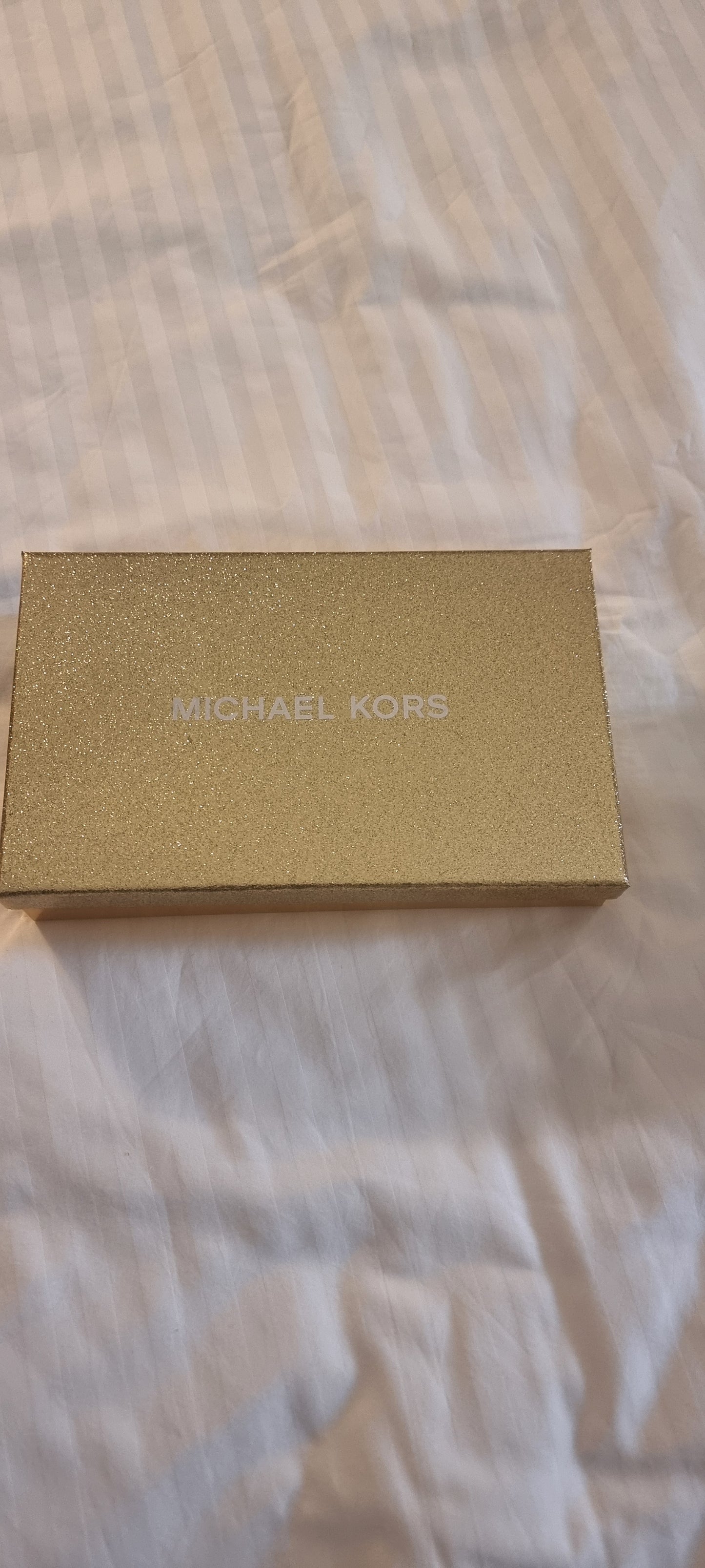 Michael Kors Jet Set Continental Wristlet Gold Label